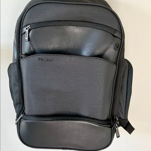 Targus Mobile ViP+ Backpack 15.6” with Wireless Phone Charger